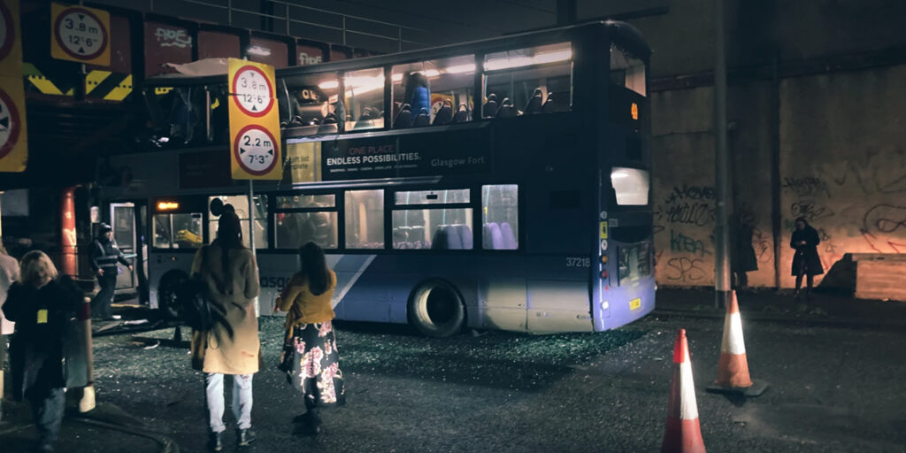 8 Injured After Double-Decker Hits Railway Bridge in Glasgow 8 Injured After Double-Decker Hits Railway Bridge in Glasgow