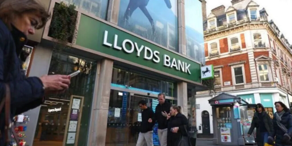 Lloyds Faces £1.2 Billion Bill Over Car Finance Payouts
