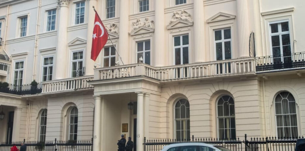 Man Attacked in Knightsbridge for Burning Quran