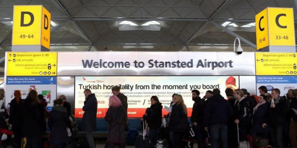 Holidaymakers Warned of Major Stansted Express Delays Holidaymakers Warned of Major Stansted Express Delays