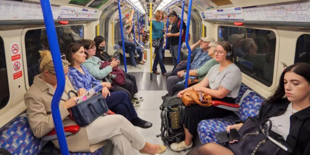 London Mayor Accused of Delaying Gambling Ad Ban