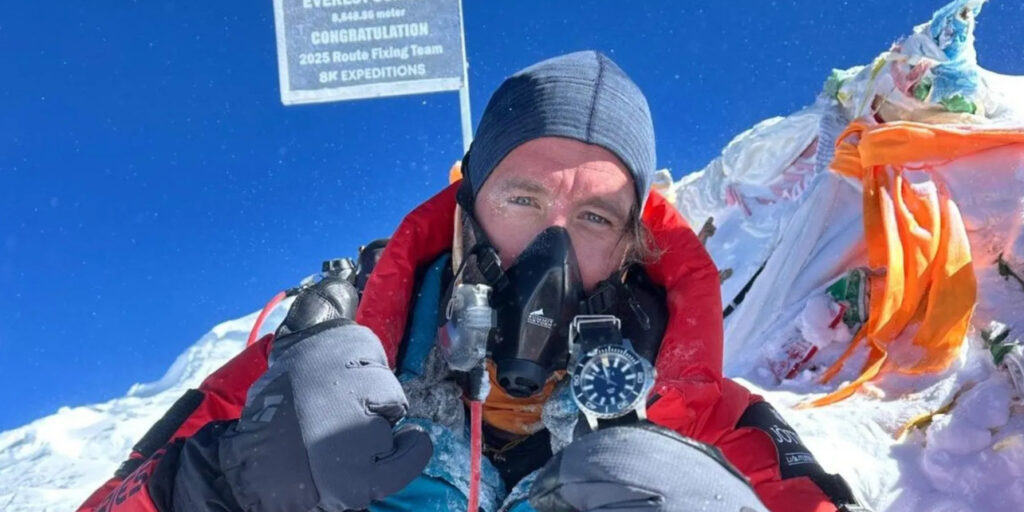 World’s Longest Everest Climb Completed by UK Veteran World’s Longest Everest Climb Completed by UK Veteran