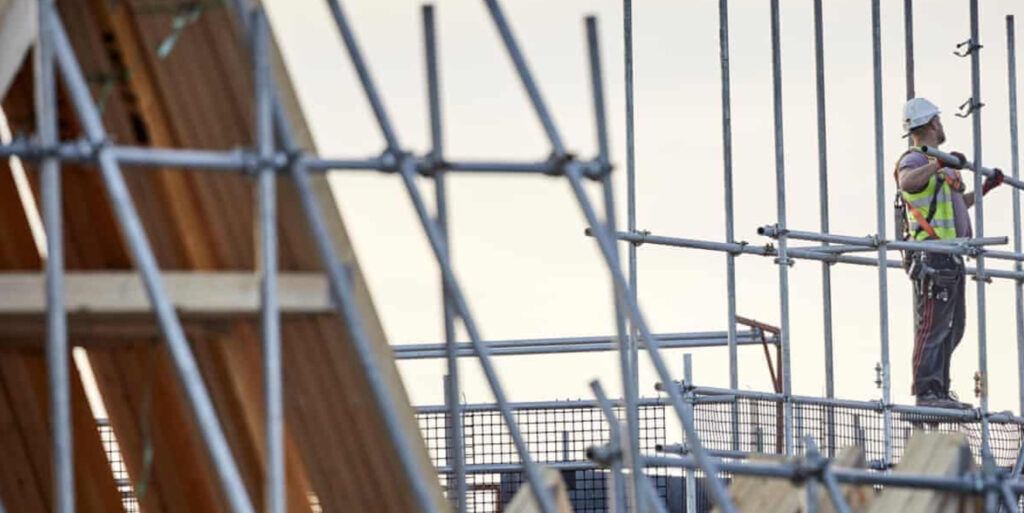 Tougher Immigration Rules May Hinder UK’s Net Zero Goals