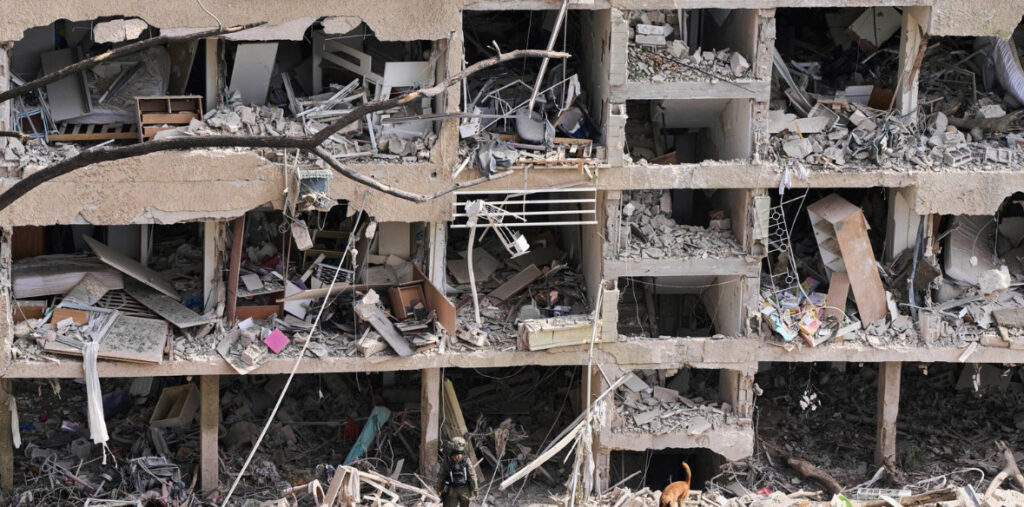 UK Begins Evacuations from Israel & Palestine