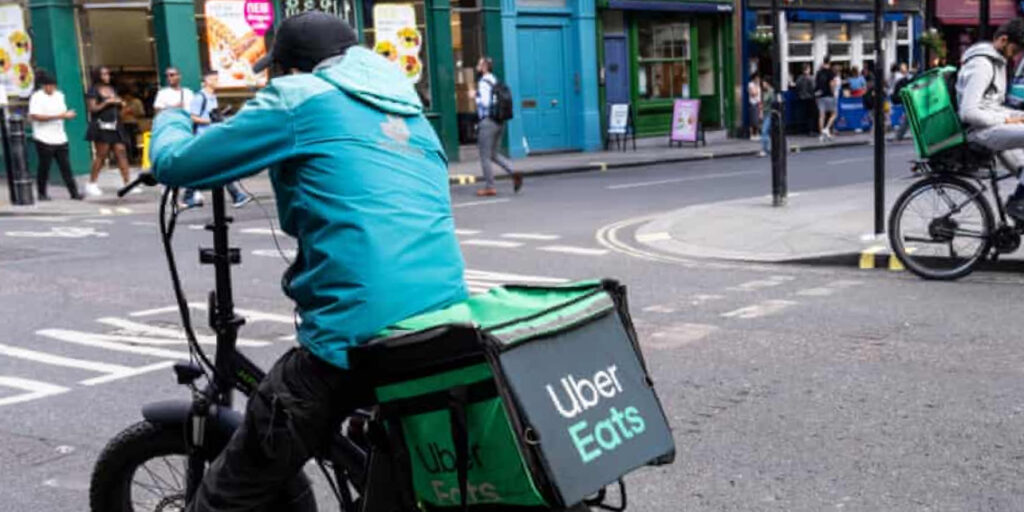 UK Targets Asylum Seekers Working as Food Delivery Riders