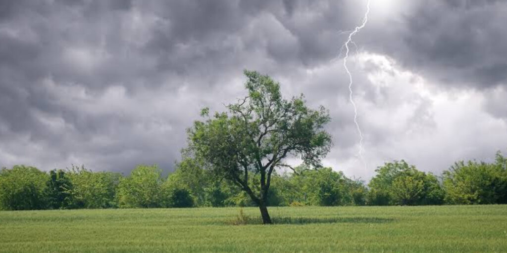 Flash Flood Warning as Storms Hit Southern England