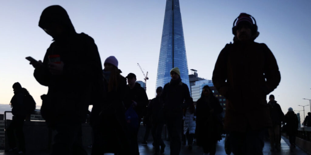 UK Job Vacancies Drop to Lowest Level Since April