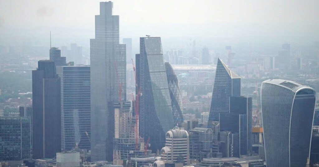 Business Confidence in UK Services Sector Declines Sharply Business Confidence in UK Services Sector Declines Sharply