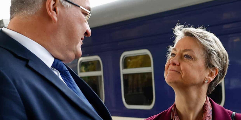 UK Imposes 100 New Sanctions against Russia