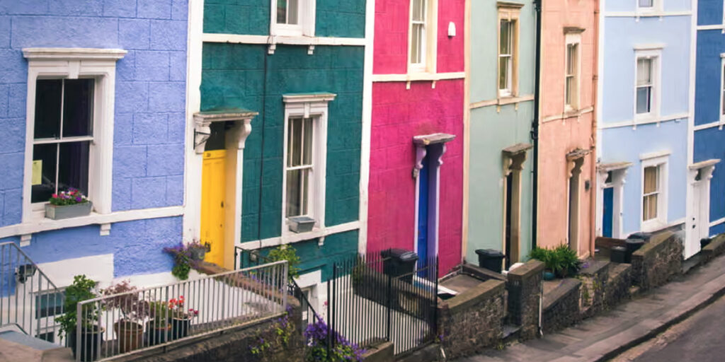 Rising Mortgage Rates Push Down UK House Prices