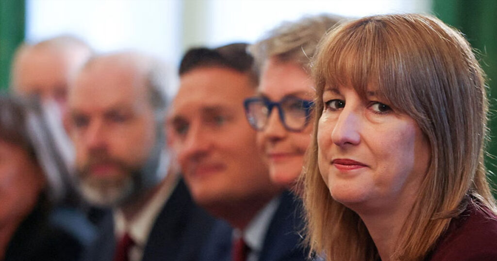 Pressure Grows on Labour to Scrap 2-Child Limit in Britain