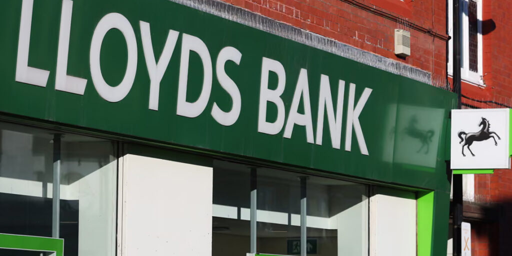 Lloyds Faces Surge in Compensation Costs for UK Drivers