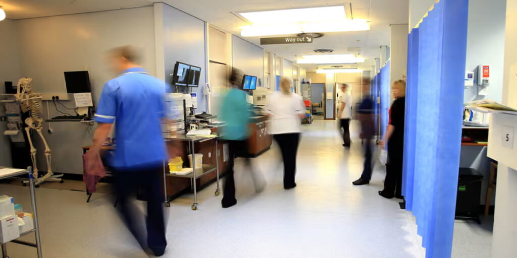 UK nurses face 55 % rise in racist-incident reports UK nurses face 55 % rise in racist-incident reports