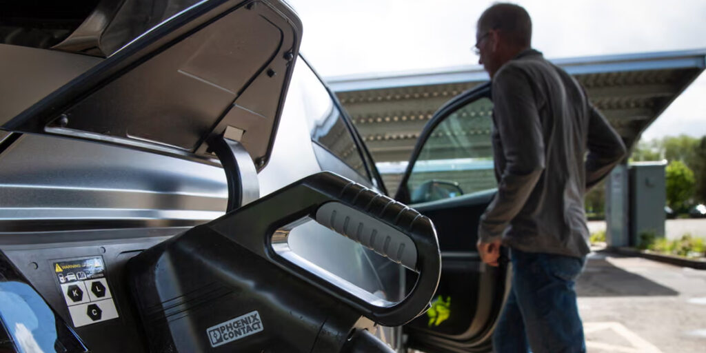 UK May Impose Pay-Per-Mile Charge on Electric Cars