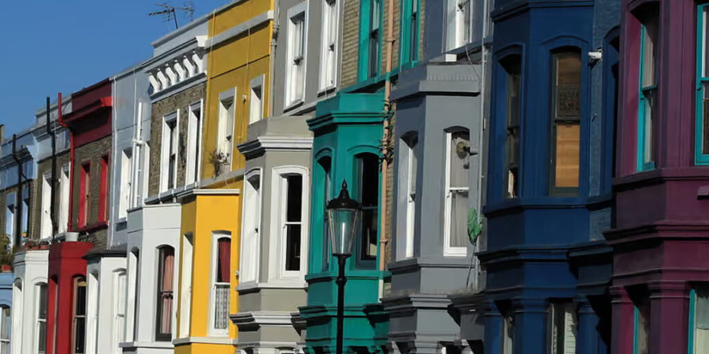 UK Asking Prices Fall as Budget Uncertainty Hits Property Market