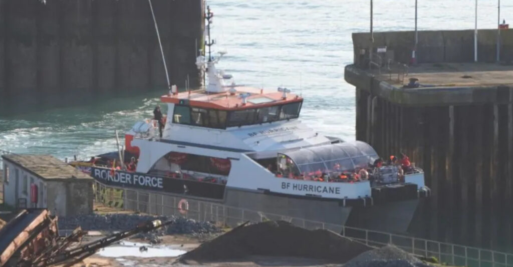 700 Migrants Arrive in UK 700 Migrants Arrive in UK